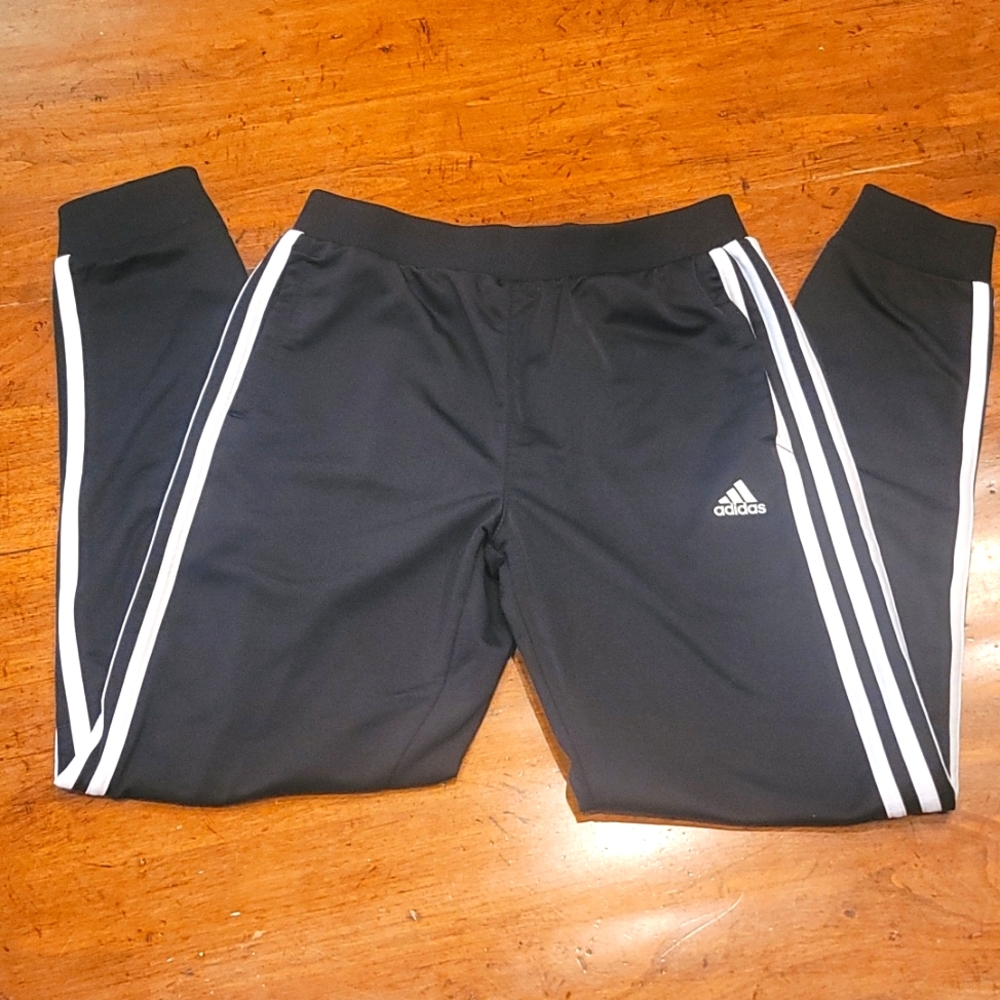 Adidas Joggers 14